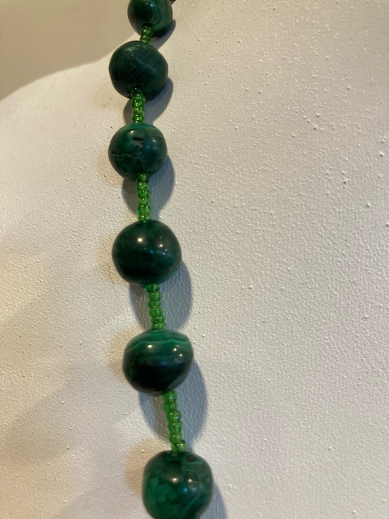 Green Malachite Stone Beaded Necklace Graduated Beads with Glass Bead Spacers - Picture 4 of 10